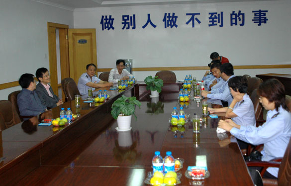 溧阳市地税局来凯发k8集团开展纳税人之家“交流体验日”活动