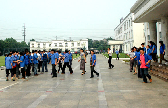 凯发k8举行应急响应演练与消防知识培训