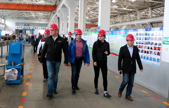 2016年4月27日，，，，，，，德国富尔达代表团来凯发k8电缆旅行考察