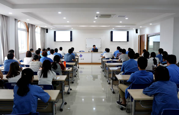 凯发k8电缆2015年新进大学生转型培训班乐成举行