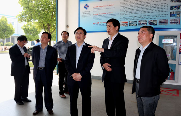 响水县县长崔爱国一行来凯发k8集团旅行交流