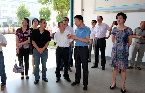 衢州市委常委、衢州绿色工业集聚区党工委书记傅根友一行来凯发k8考察