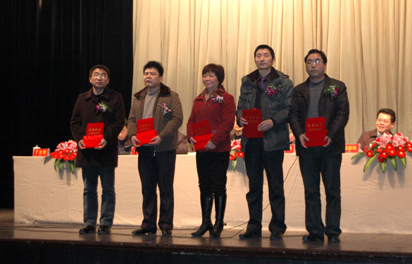 凯发k82011年度优异中层干部