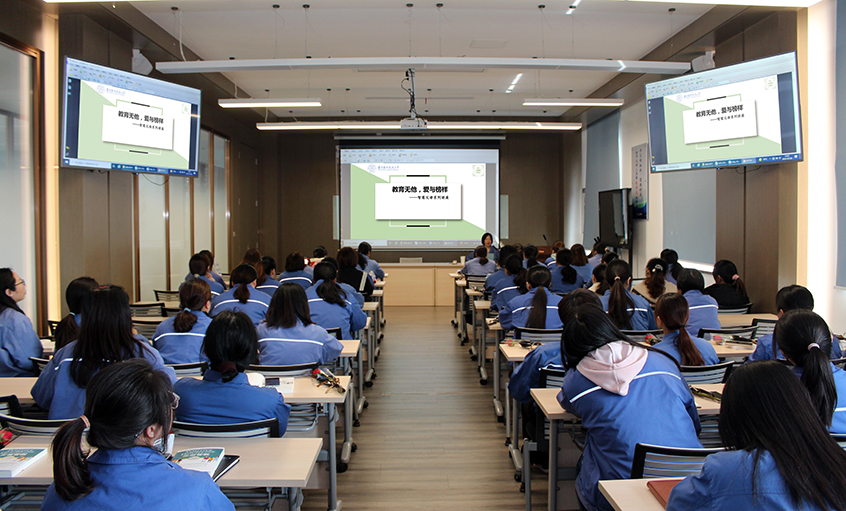 教育无他，，，，，，爱与模范——凯发k8电缆举行《智慧怙恃事情坊》翻转课堂